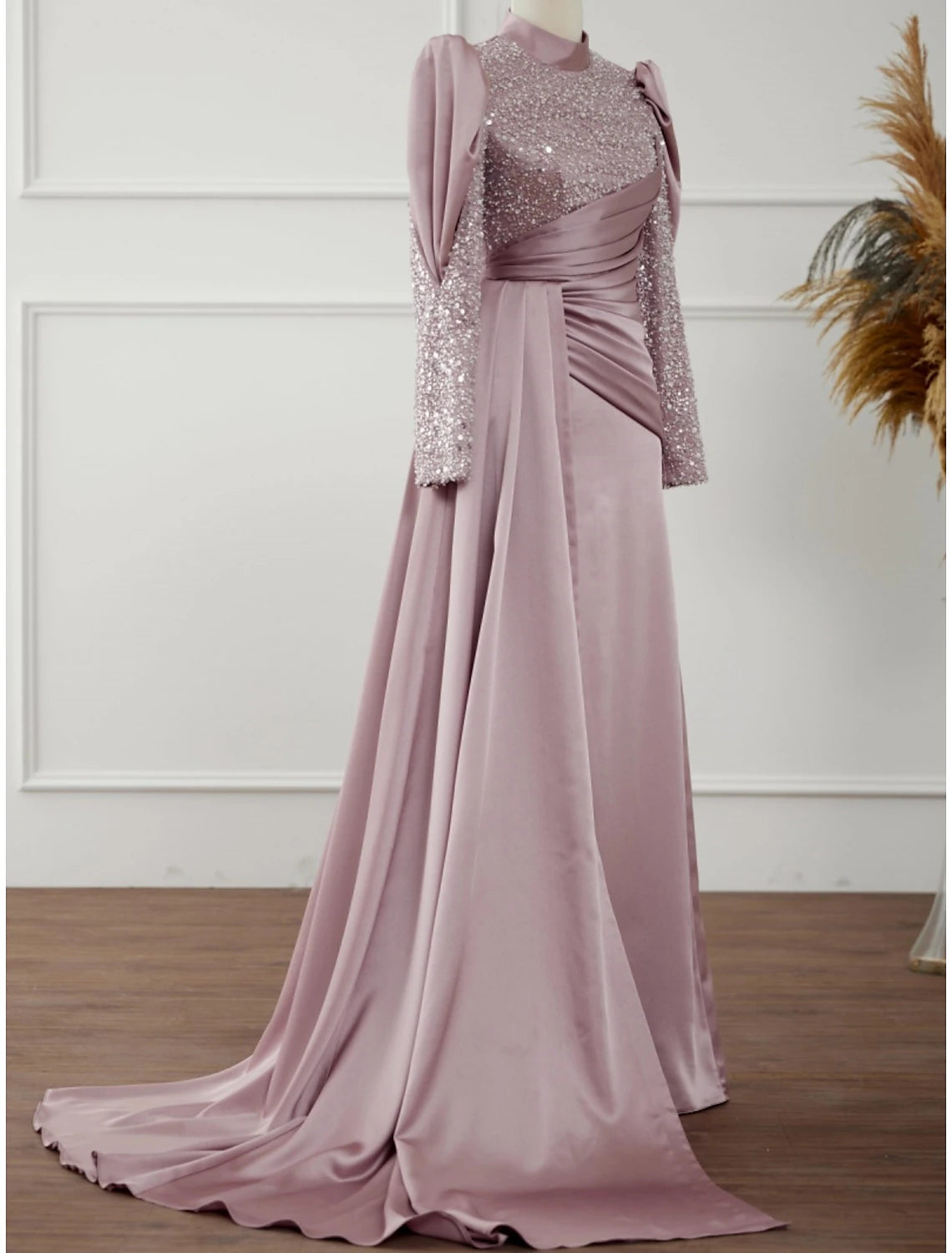 A-Linien-Abendkleid, Sparkle & Shine, formelle Schleppe, lange Ärmel, Rundhalsausschnitt, Satin mit Glitzer, Falten, gerüscht